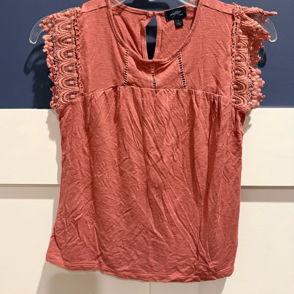 Daytrip Coral Lace Sleeve Blouse Size L (Girl)
